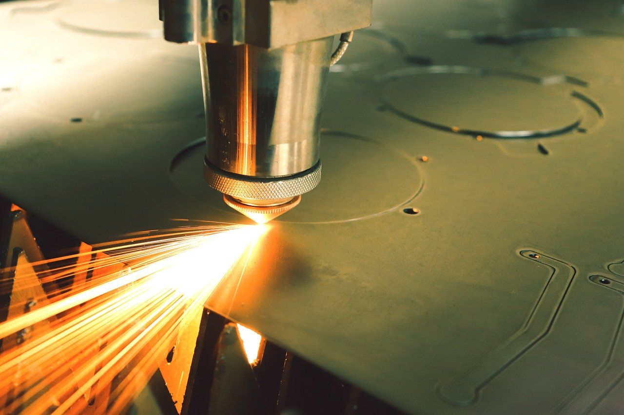 Cięcie laserowe – solidne rozwiązanie przy obróbce metalu