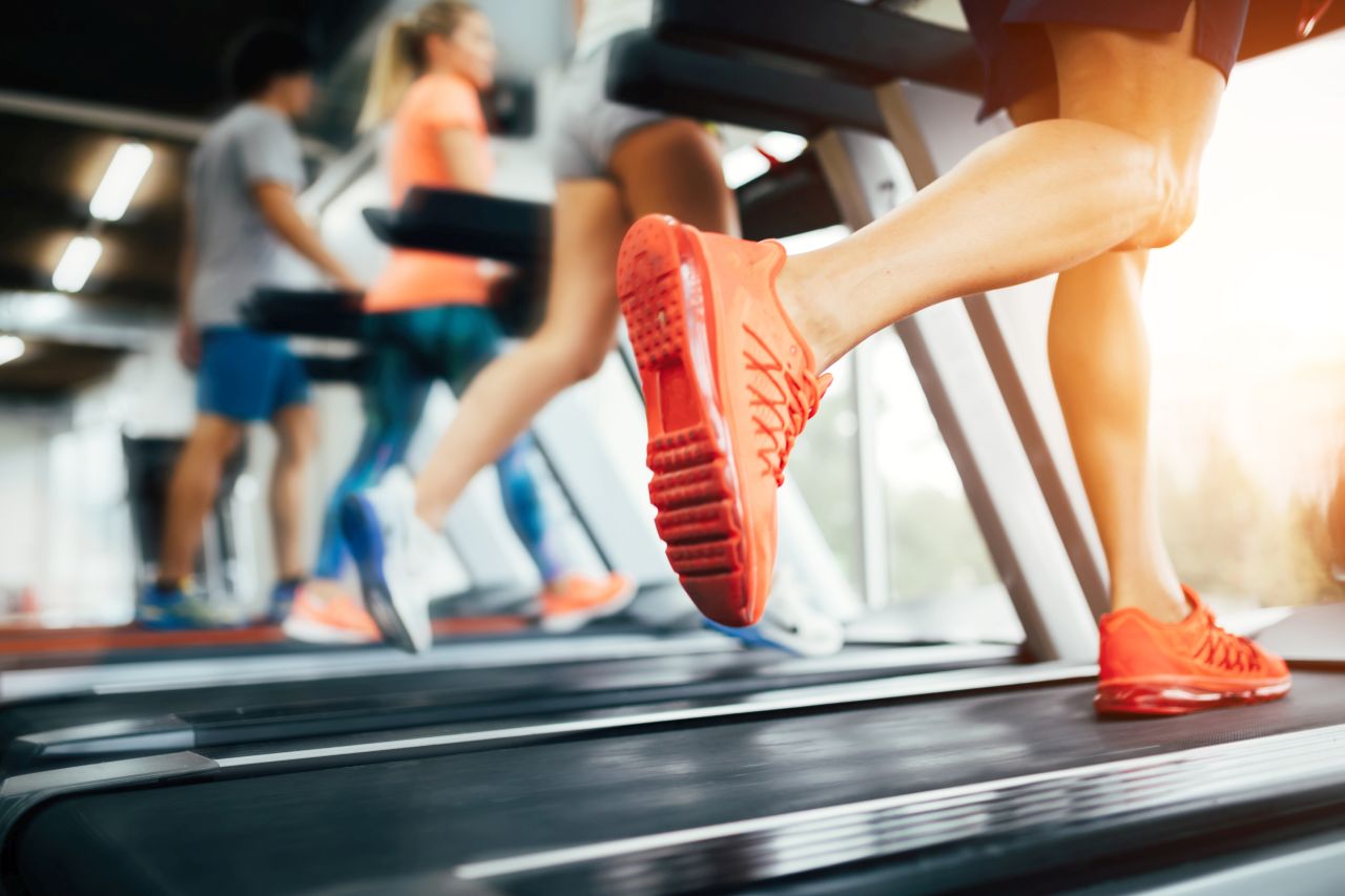 Jak chronić stopę podczas ćwiczeń na siłowni?