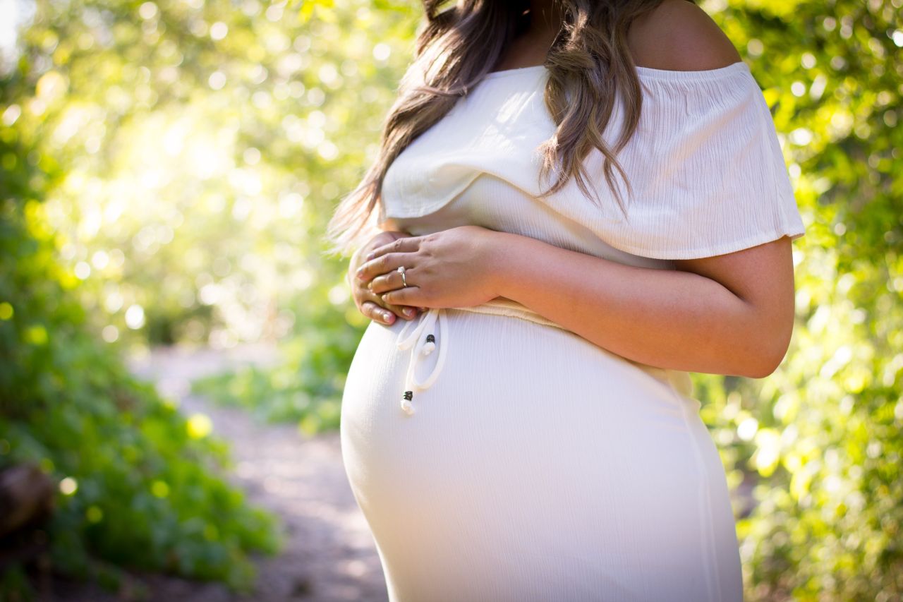 Co powinny jeść kobiety w ciąży – jak zadbać o odpowiednią dietę?