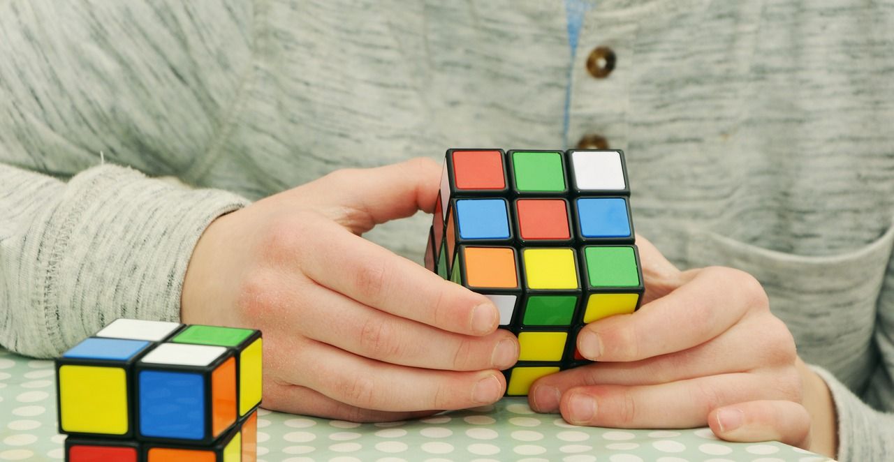 Jaką kostkę Rubika wybrać jako początkujący?