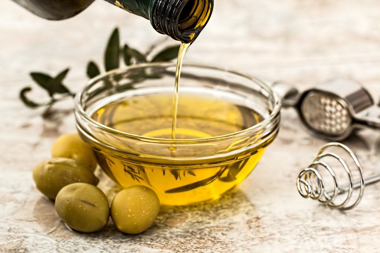 Dlaczego dobrej jakości oliwa powinna znaleźć się w każdej kuchni?