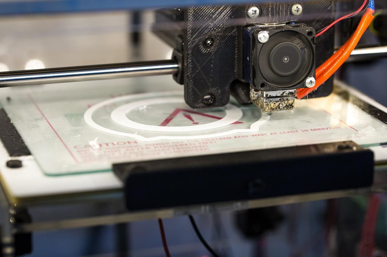 Żywice do drukarek 3D. Poznaj metody utwardzania światłem